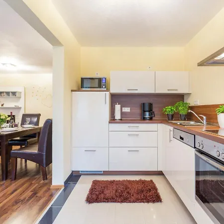 Gorgeous In With Swimming Pool Appartement *