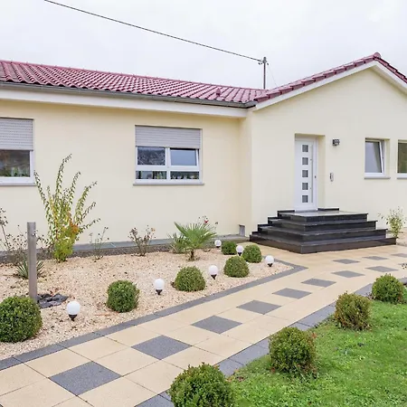 Apartment Gorgeous In With Swimming Pool Markdorf