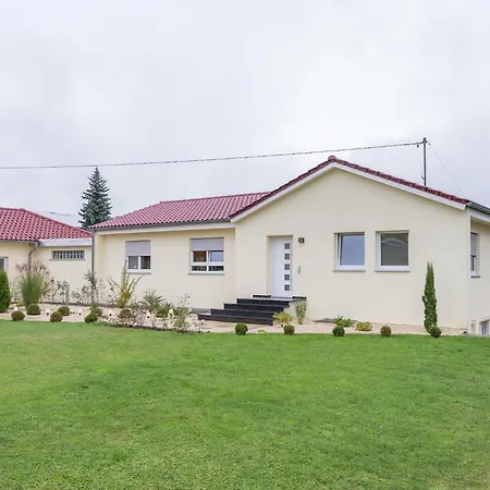Gorgeous In With Swimming Pool Apartment
