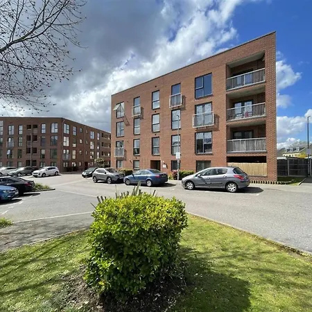 Gorgeous In With Swimming Pool Apartment