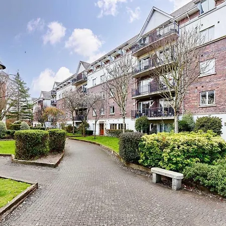 Apartment Gorgeous In With Swimming Pool *