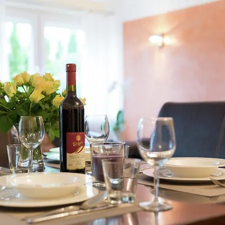 In Mit Pool Markdorf