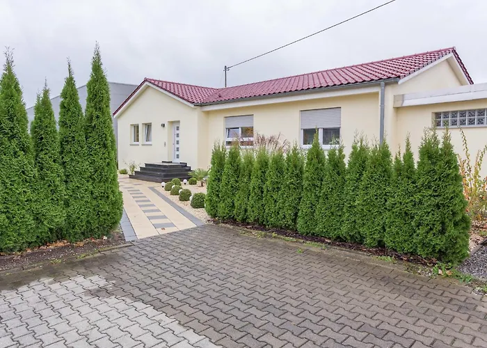 In Mit Pool Markdorf