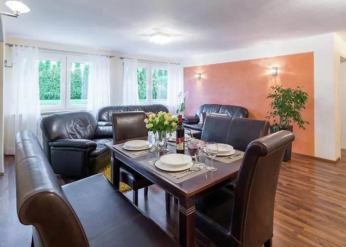 Lägenhet In Mit Pool