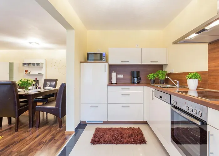 In Mit Pool Apartment Markdorf